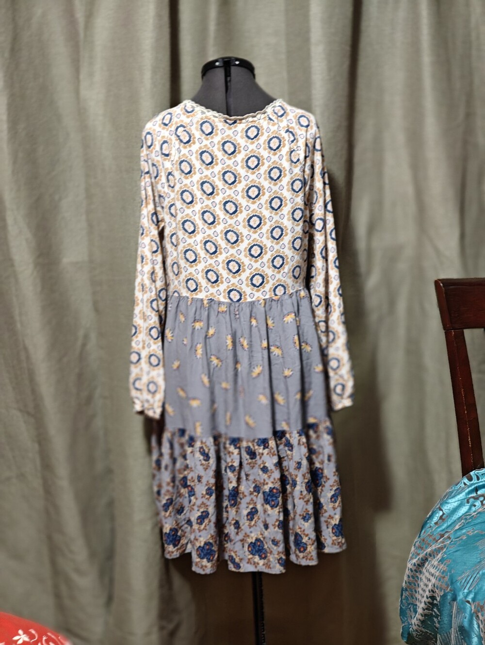 Free People Boho Floral Tiered Midi Dress in Gray and Cream Size Medium